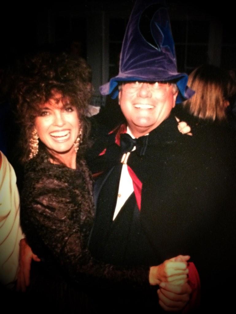kehlysloane's tweet photo. My mom and Larry at our wedding 27 years ago today #SaveDallas 🎃 @Linda_Gray http://t.co/I2fvQNz7nZ