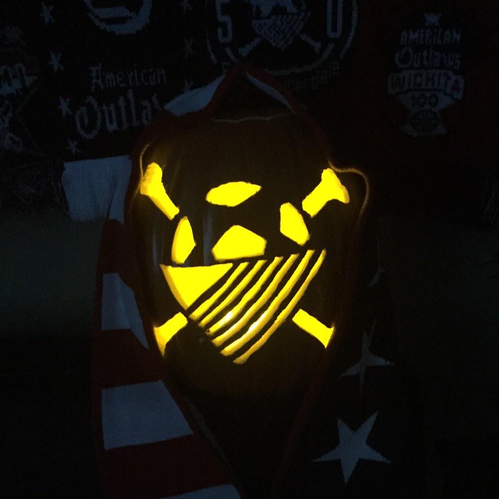 AOPHX's tweet photo. Happy HallAOween! #UniteAndStrengthen #AMoutlaws #USMNT #HOOToween http://t.co/vIQRbtvnuM
