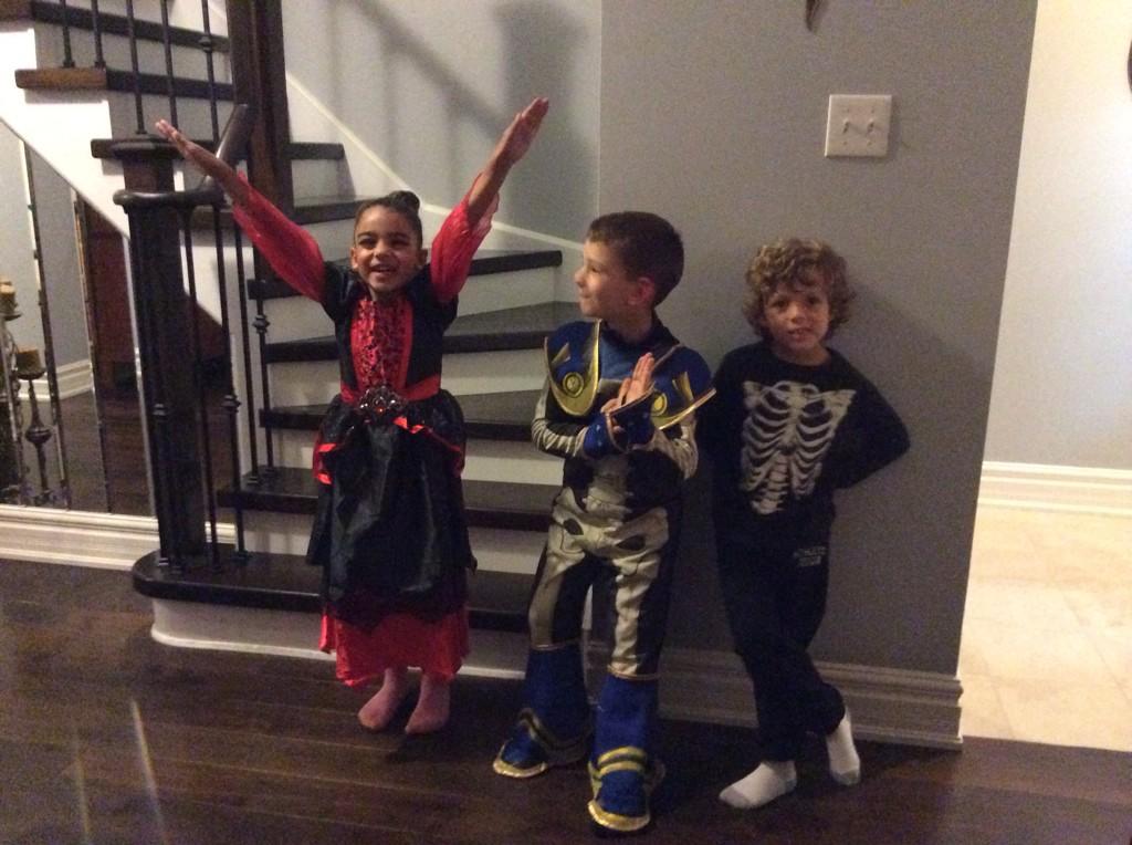 bettini_elisa's tweet photo. and the munchkins are off http://t.co/0hRrpf9dum