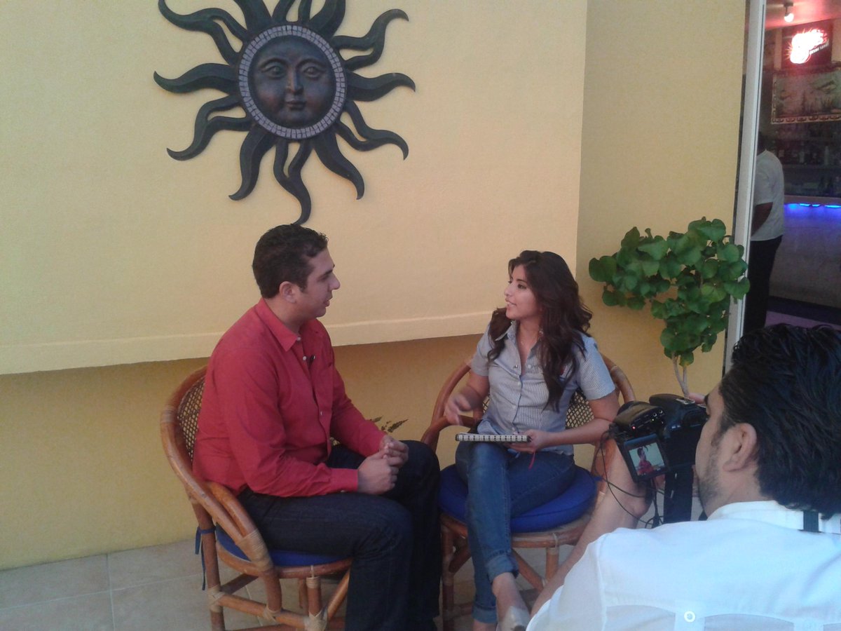 AyunProgresoYuc's tweet photo. El Alcalde Daniel Zacarías en entrevista para @Trecevision Sobre la Asamblea General de @laREDMX #ProgresoEstaCerca http://t.co/KAJzSD1C8i