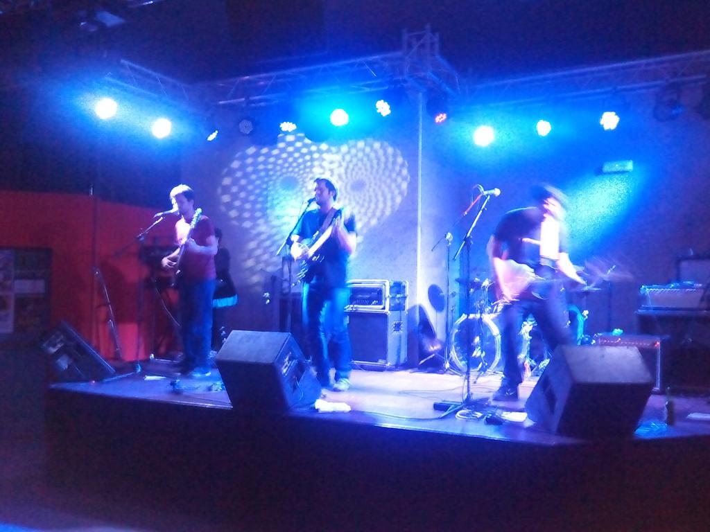 impacTeFest's tweet photo. #ImpacteFest @Mi_Sostingut delirant ja a l'Impacte Autumn Fest http://t.co/9GX871FZ26