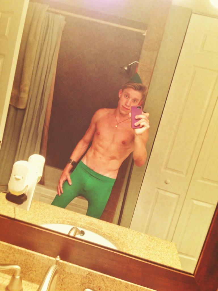 All it takes to fly is a little bit of faith, trust, and pixie dust! #peterpan #wickedmanors http://t