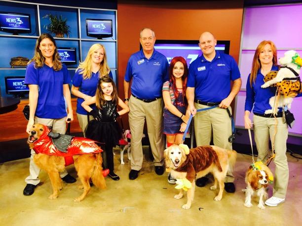 ericsterchi's tweet photo. Las Vegas @PetSmart Store Mgrs w/ DM @davevale11 Live at Channel 3 News during a Pet Costume segment #InspiredByPets http://t.co/3QJbKmkzNs