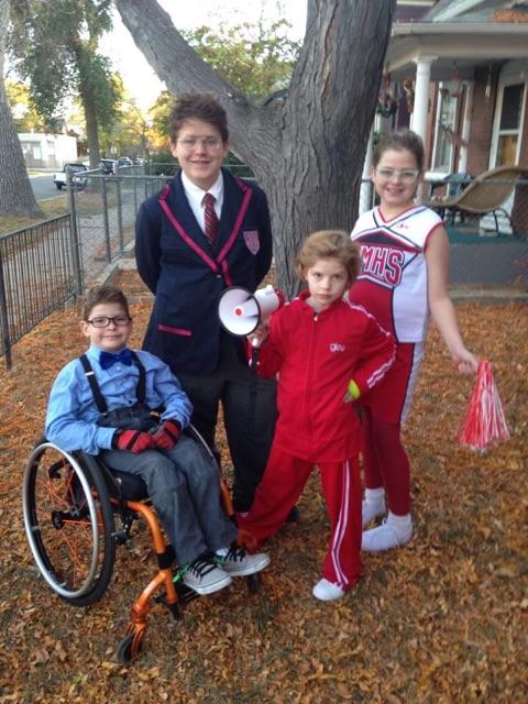 juliancito____'s tweet photo. “@irisagmz: “@janemarielynch: The Fabulous #moediger family http://t.co/2XalYmAQjl” @juliocesar_314” life goals tbh