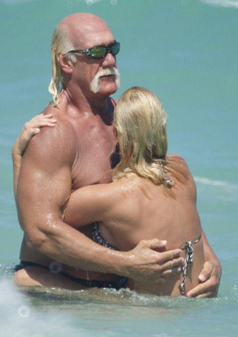 TroyCaruk's tweet photo. @milkman_habs @erinwdeeds great photo of you guys in the pool. #isthataspeedo #ohhhhbrother. http://t.co/WkUa54cfSw