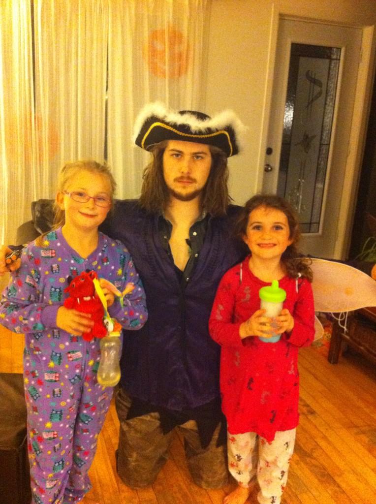 Cooch22's tweet photo. HIDE YA KIDS. #Halloween http://t.co/479ErDuCIm