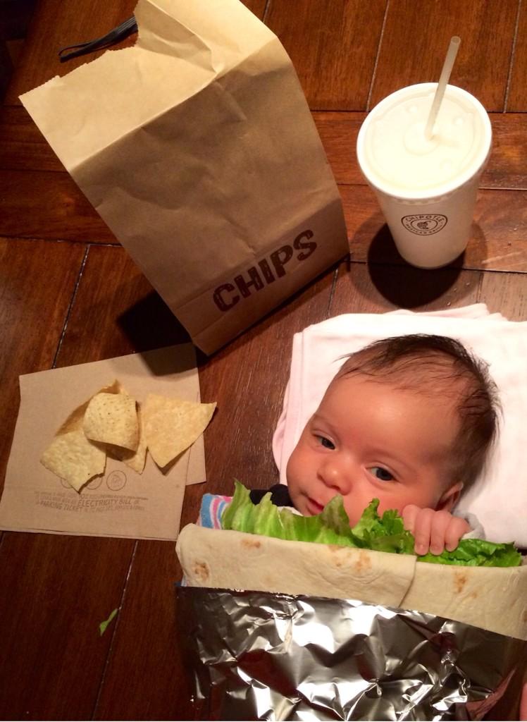 TheLukeHowe's tweet image. Celebrating Halloween with our favorite little burrito! #ChipotleBooritoContest #chipotle