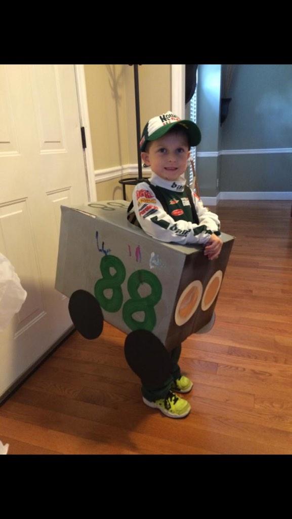 holt1007's tweet photo. Go Jr.  #dalejr http://t.co/qhqsjQE9CD