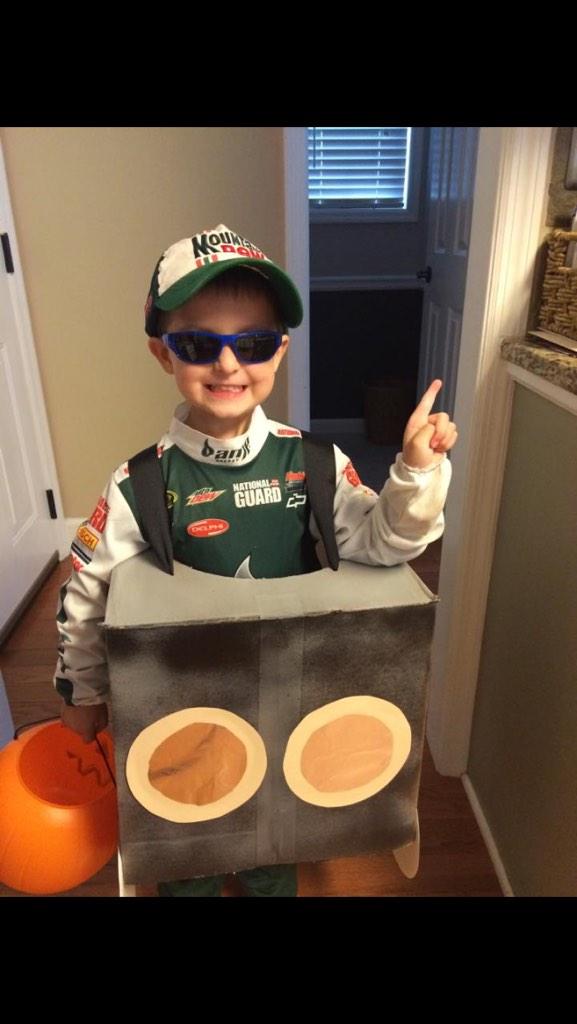 holt1007's tweet photo. Go Jr.  #dalejr http://t.co/qhqsjQE9CD