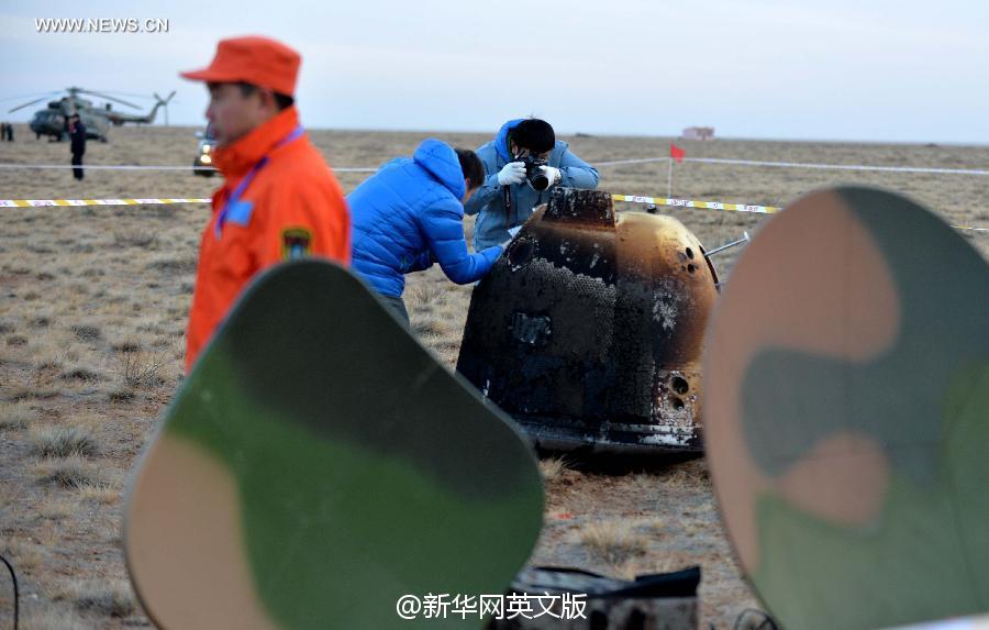 CGTNOfficial's tweet photo. #Chinese #lunar orbiter returned home from #space at 6:42 am (BJT) Sat. after its eight-day mission. http://t.co/kofoXrf3lc