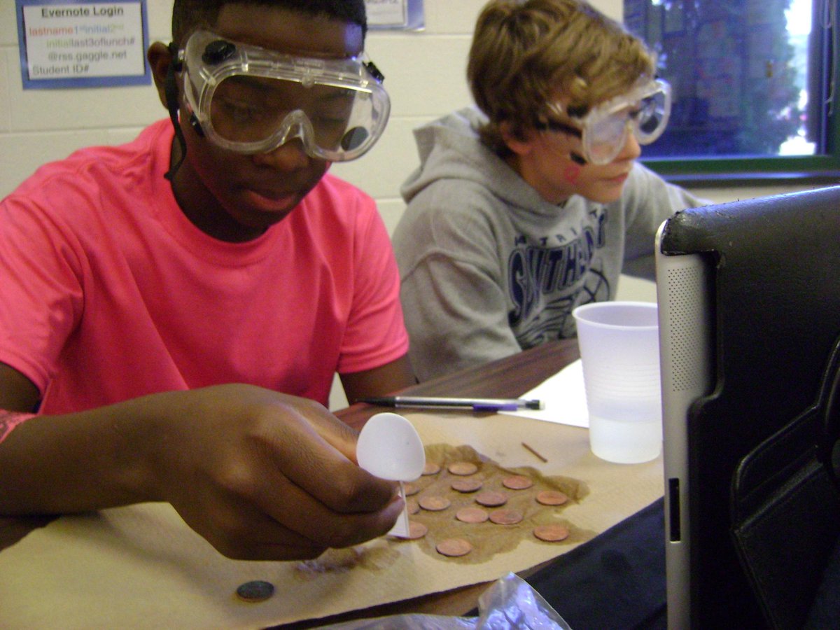 Multi32Sip's tweet photo. Chemical reactions lesson in 8th grade at SEMS @SEMSPatriots #rssmiddle http://t.co/3SIf4PDf0K