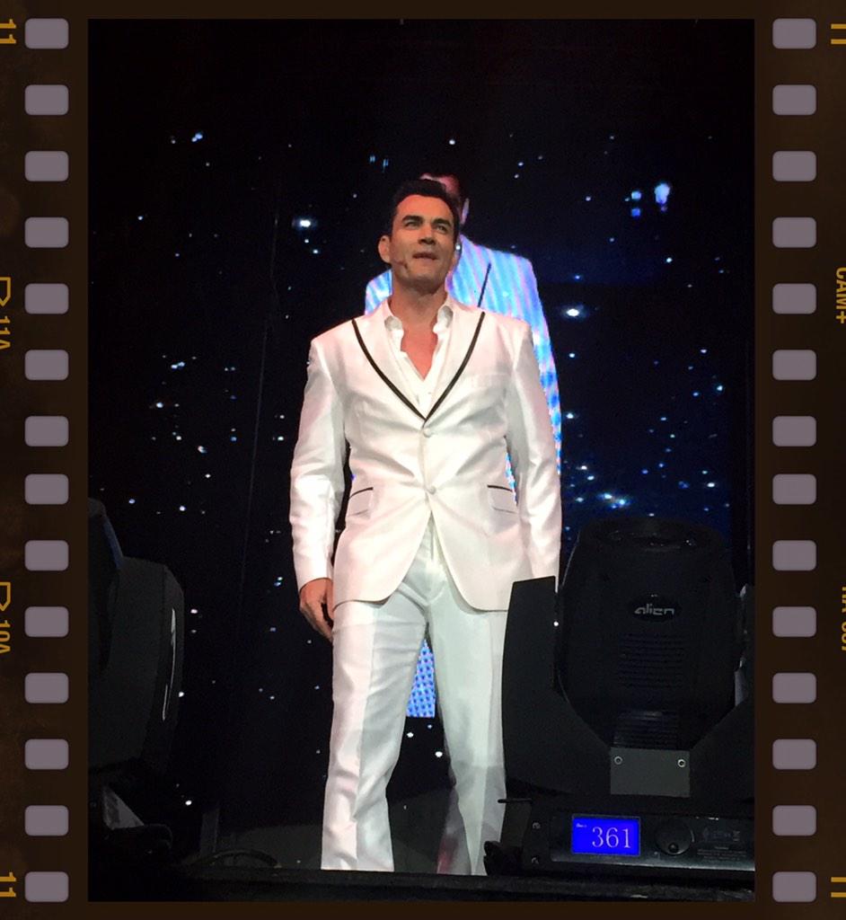 DZepedaFansCArg's tweet photo. RT @oscar_urbina: Aquí @davidzepeda1 iniciando @showsincensura !!! http://t.co/0KMzk9jXGJ <<Gracias Oscar..