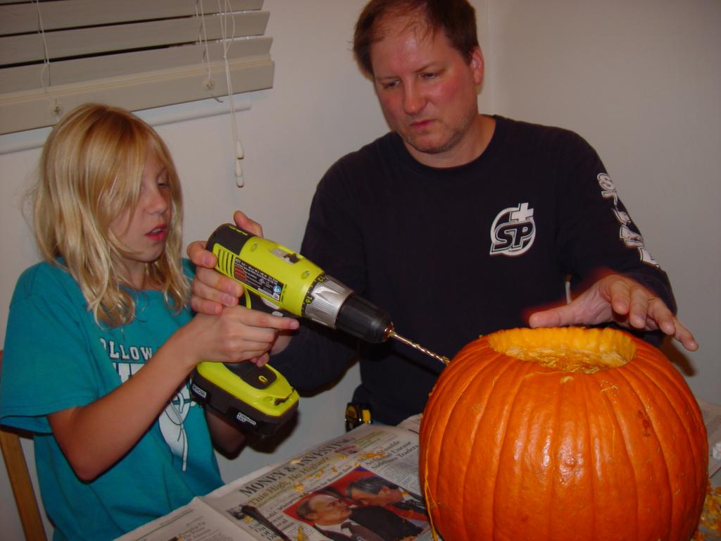 set271's tweet image. Deploying power tools for Maren's "disco ball" pumpkin #quick #easy #done