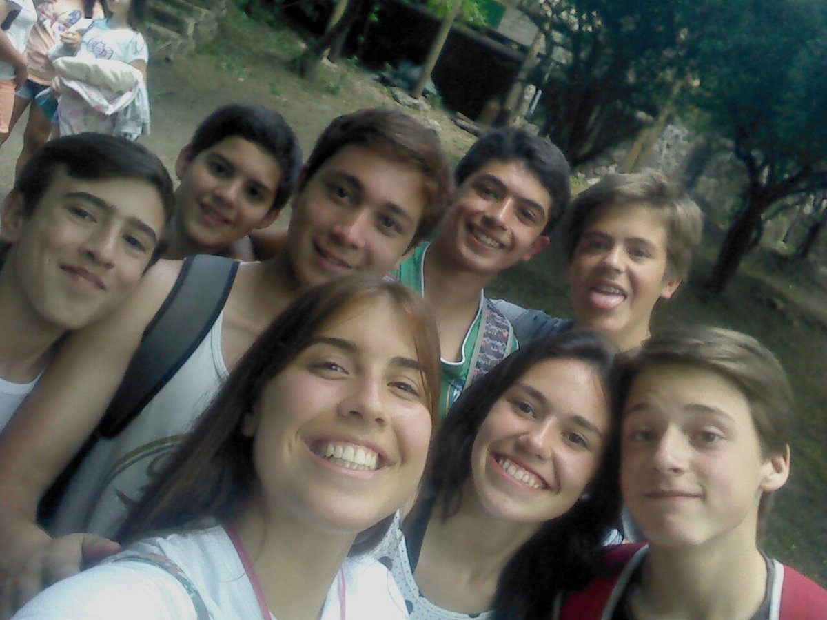 BelenSilvestrii's tweet photo. Los extraño compañeros de cuartooo!! #Cba2014 http://t.co/M87iU3ET6d