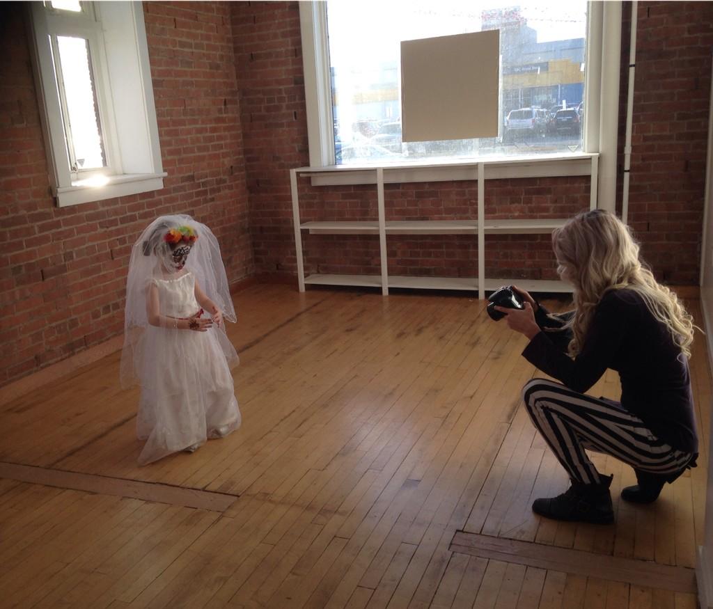 sam_gallery's tweet photo. Photoshoot with the talented Beki Stilborn. #Halloween #reginalocal #photography http://t.co/KVLwnhqNwi