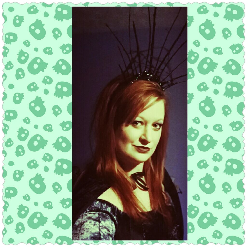 KitchensWillene's tweet photo. Happy Halloween from the evil queen! http://t.co/ahmIwbhpEa