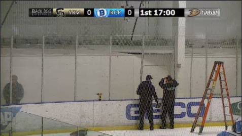 BDEHockey's tweet photo. The great @Sharks_Ice crew at work. #GlassProblems #GameDelay http://t.co/VjrlUlOpJX
