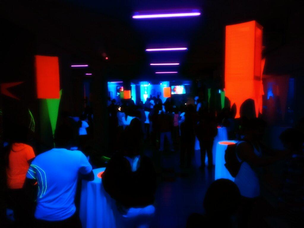 Nova51416's tweet photo. Ya estámos en la fiesta Neón de @IglesiaKemuel aun están a tiempo para acompañarnos y juntos hagamos #Ignición http://t.co/YODMNfXEef