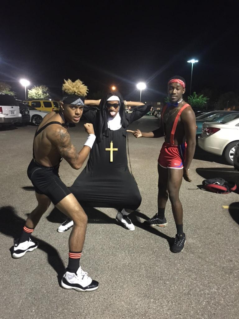 new_hotness21's tweet image. #LUHC2K14 HALLOWEEN NIGHT🎃👻🎃👻🎉🎊🍺🍻 #OVH8 #skullbash