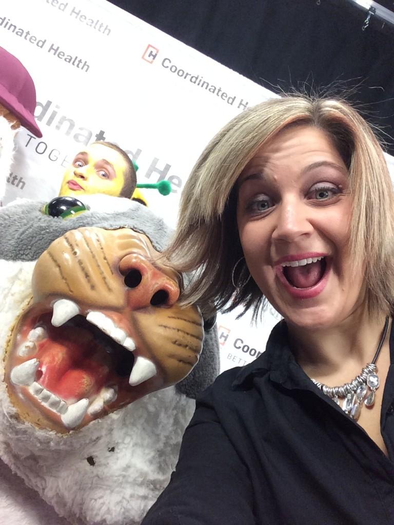 69SportsBT's tweet photo. #stateliner selfie #pburg @suzyinfo #BigTicket69 http://t.co/A2P06Ikr8l