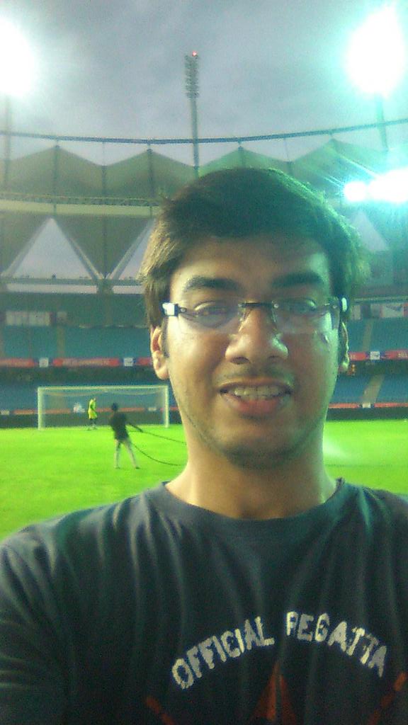 vinaykumar0393's tweet photo. Volunteering for @DelhiDynamos at JN Stadium #OnFieldVolunteer
Kristoph Van Hout in the background #DEL #LetsFootball http://t.co/WcNye79lVv
