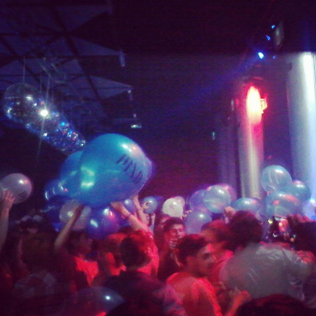 AruBelieve's tweet photo. Somos la fiesta, maxdream es la fiesta 🎵 http://t.co/8aMuPMHRrv