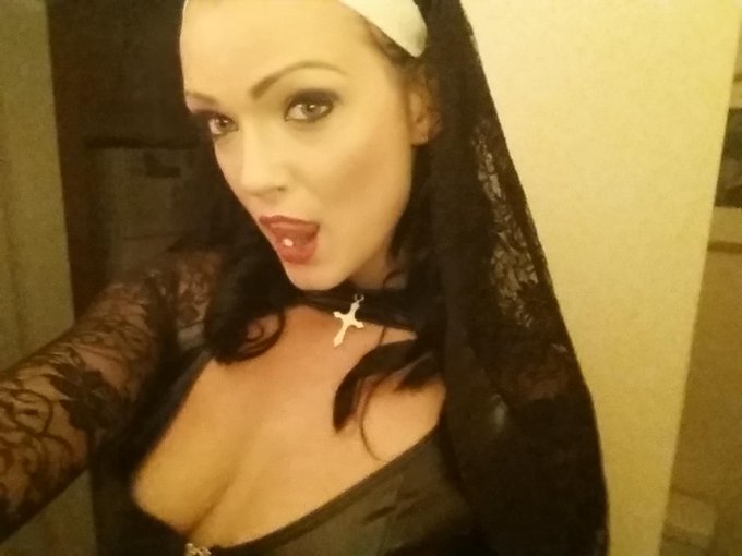 Happy halloween http://t.co/KEAkSSYrud<a href="/tag/saturn"class="tags"><span>#saturn</span></a>