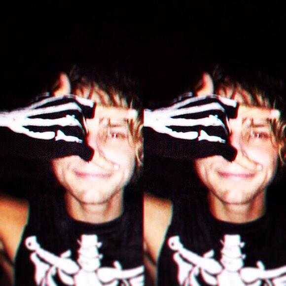 Ashton5SOS's tweet photo. http://t.co/6Yi7xC9oSD