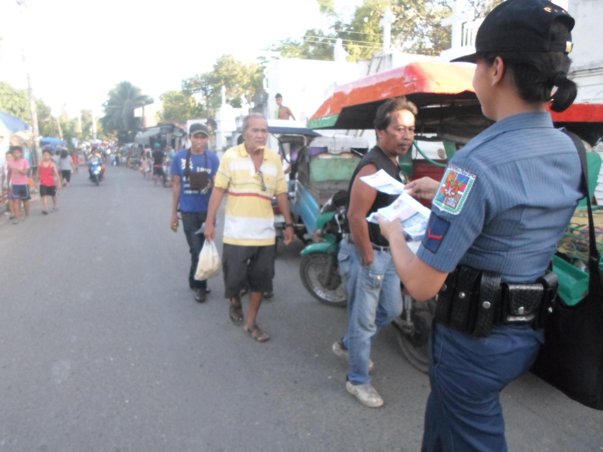 LiloanMPSCPPO's tweet photo. @RDPRO7 @rpcrd7pnp @CebuProvincePNP @COP, @copliloanps gave away flyers 6:00 AM 11/01/14 "Pahabol" http://t.co/o7RXmoCunh