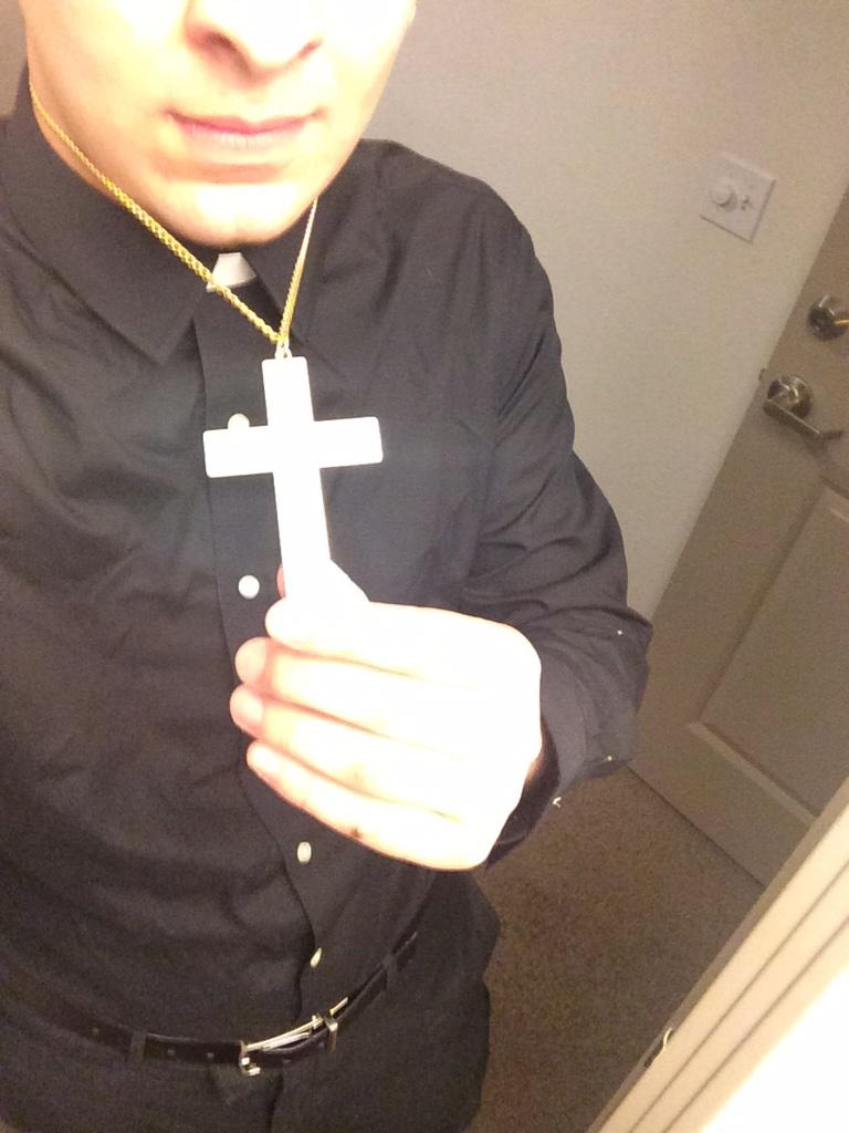 Pizizzle's tweet photo. Father Pizizzle has returned to bless bitches with that holy water #takeoverpart2 http://t.co/SQAaL9TrLA