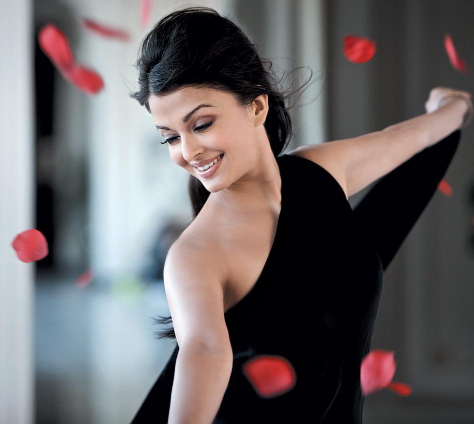  Rai Bachchan: Why there is no one like her

 

Happy Birthday 