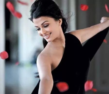 Happy Birthday to the Beauty Queen Aishwarya Rai Bachchan... 