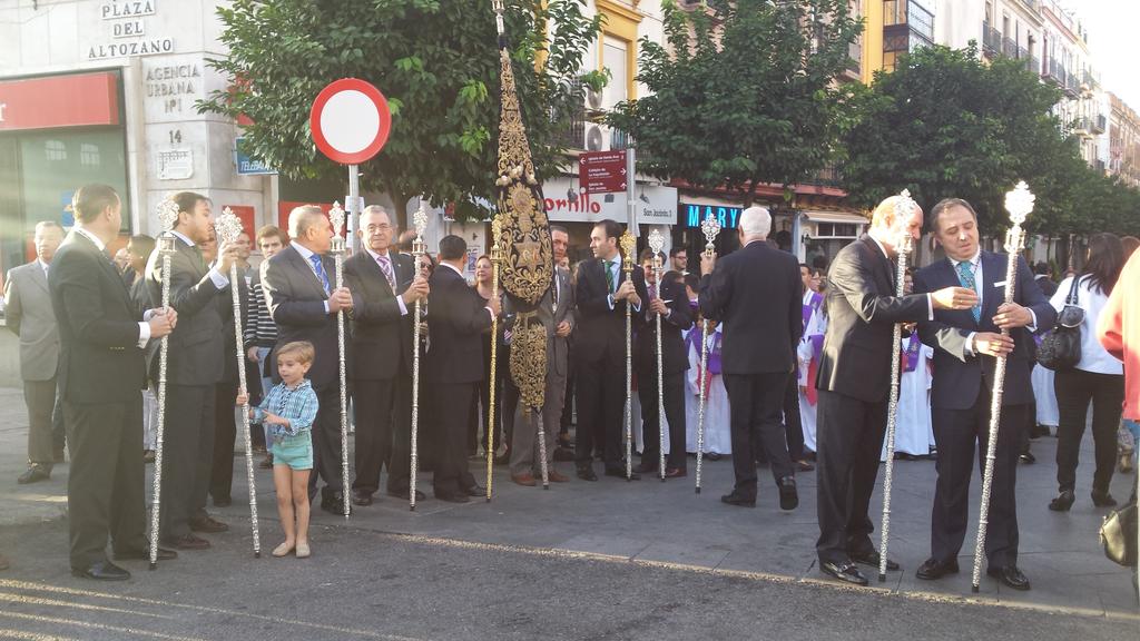 La <a href="/hdadlaestrella/">La Estrella</a> recibe en la Calle San Jacinto a la Virgen del Rosario de MonteSión