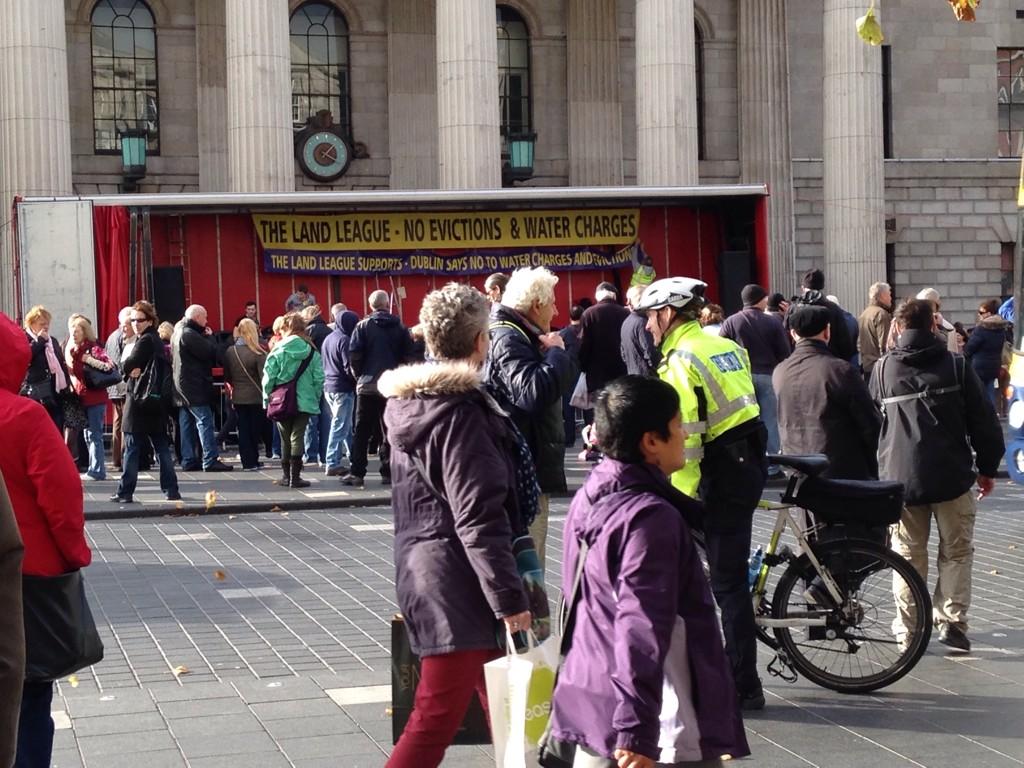 Ireland’s Streets Turn to Rivers of People, 1 Million, Wiping Out New Tax on Water #IrishWater  B1W-BviIcAAca25