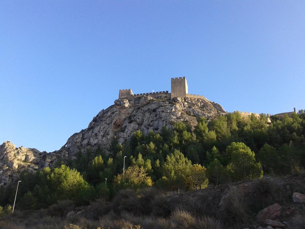 DESABISPORT's tweet photo. El deporte te lleva a conocer y disfrurar de parajes preciosos, hoy hemos disfrutando del castillo de Sax (Alicante) http://t.co/7KjziNzWsQ