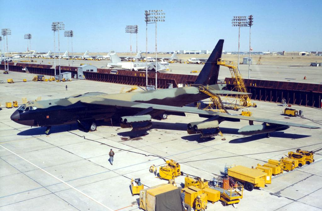 KifaTwentyfour's tweet photo. #SACSaturday = This montage is a tribute to the crews of Strategic Air Command that flew those Cold War missions. http://t.co/v7nIFVFMrt