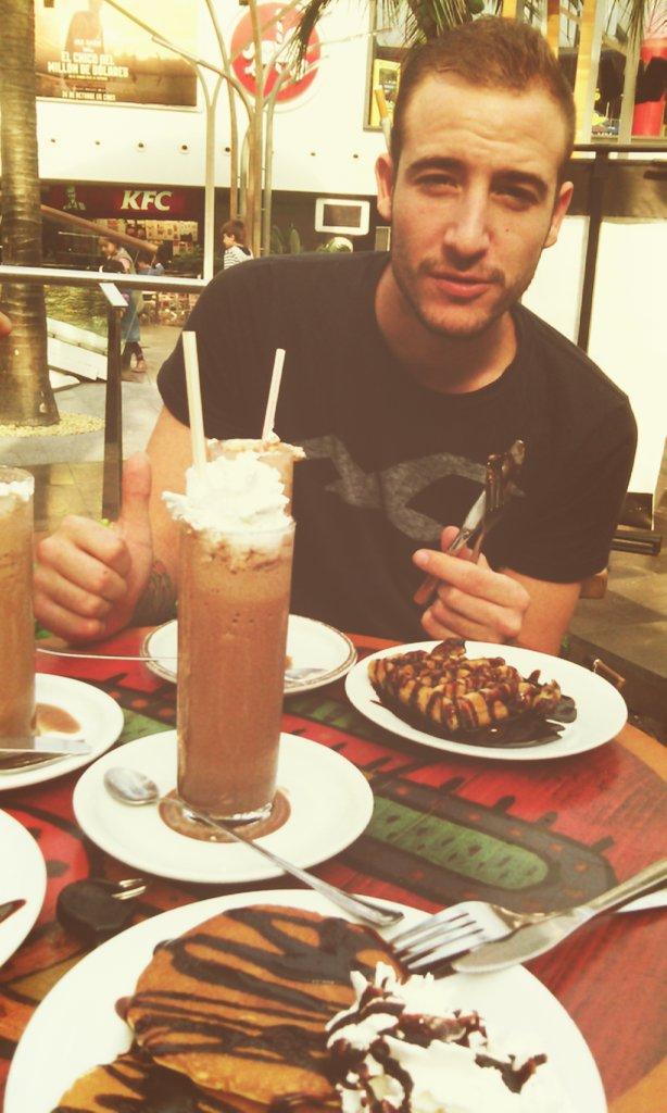 judithasecas28's tweet photo. #DesayunoEnFamilia #Islazul @BeatrizBorrallo @CheteRueda @rFranito @tete_tequiero Riquisisimoooo!! http://t.co/LaxGRYDoBz