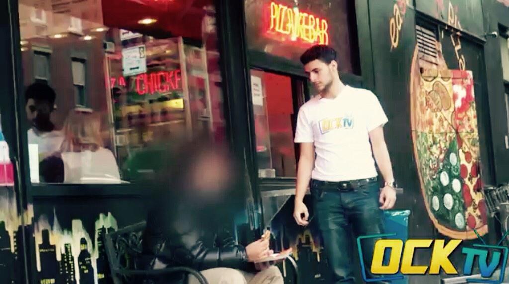 Fourframe_'s tweet photo. Asking Strangers For Food! (#SocialExperiment) http://t.co/iVTBQqa9cj http://t.co/3CKI9I6kVT