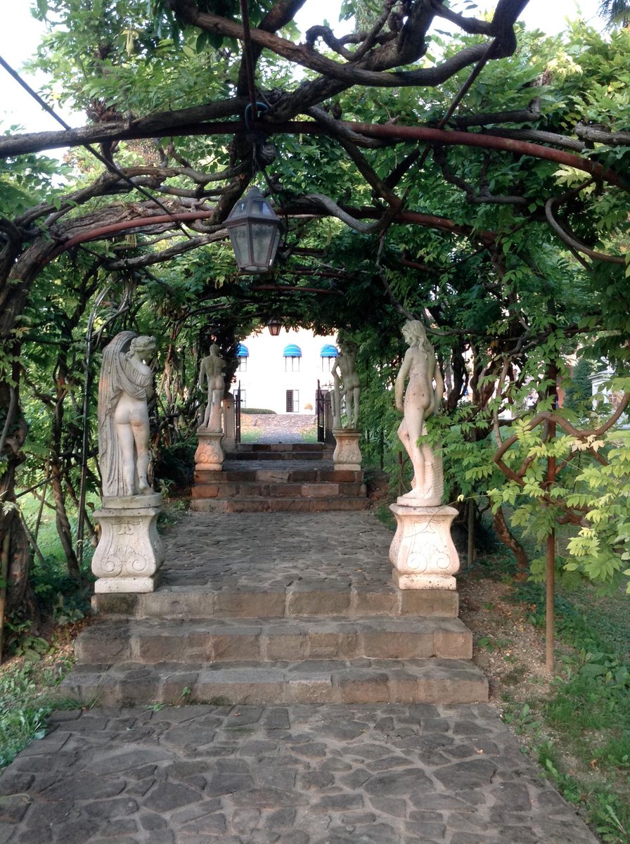 Italytravelfvg's tweet image. #Castello di #Spessa