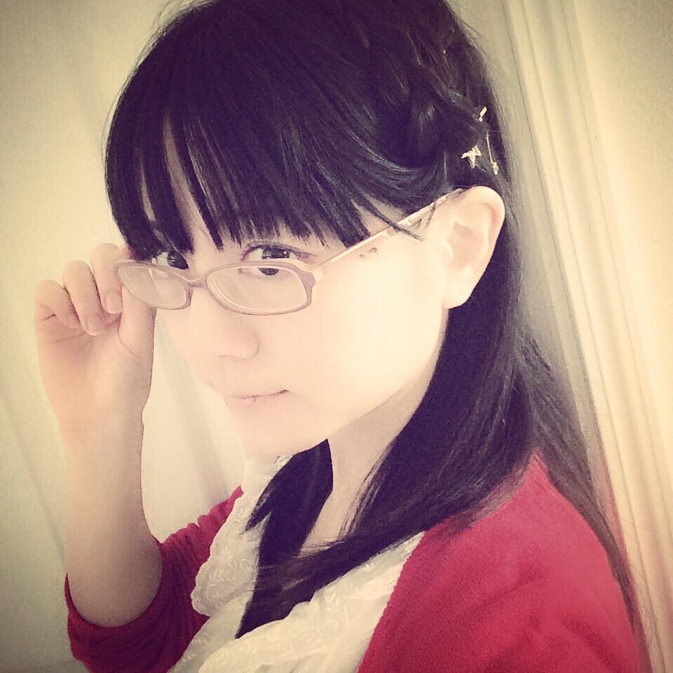 O Xrhsths 五條なつき 舞台女優の溺愛コスメ Sto Twitter 久しぶりに三つ編みヘアアレンジ そしてメガネっ子 私の11月は プロデュース公演のお稽古お手伝いからスタートでした 今月は舞台関係が忙しくなりそう 皆さんも体調に気をつけて 一緒に頑張っていきま