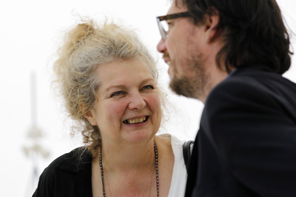 RT “<a href="/volkskrant/">de Volkskrant</a>: Schilderes Marlene Dumas is uitgeroepen tot Kunstenaar van het jaar 2015 volkskrant.nl/binnenland/mar… ”