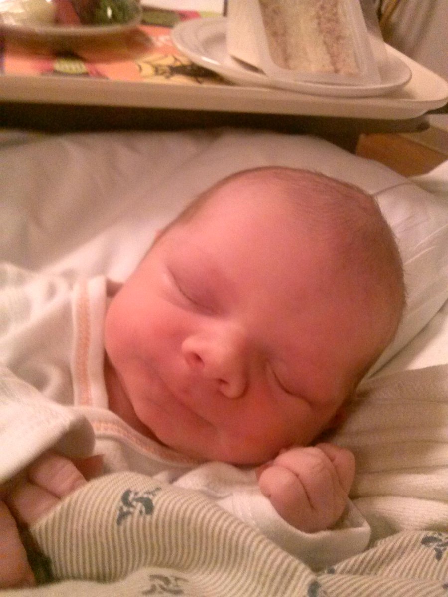 SenoraVaquera's tweet photo. Waited all my life to meet you and just never knew it. #babyboy #aaronanthony #firsttimemom http://t.co/cngE5RhqNM