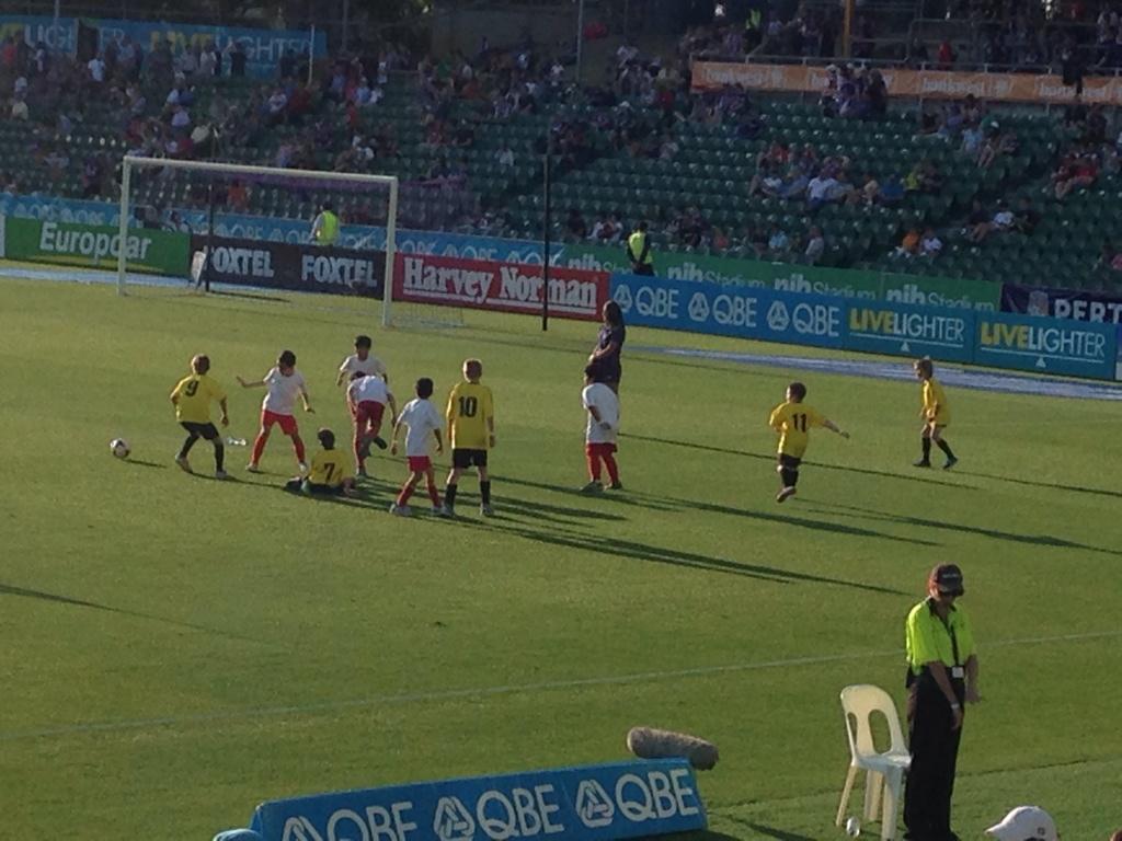 FUSC_SC's tweet photo. Game in progress great to be down supporting the glory boys. C'mon Glory!!! @PerthGloryFC http://t.co/mMifZRHNkW