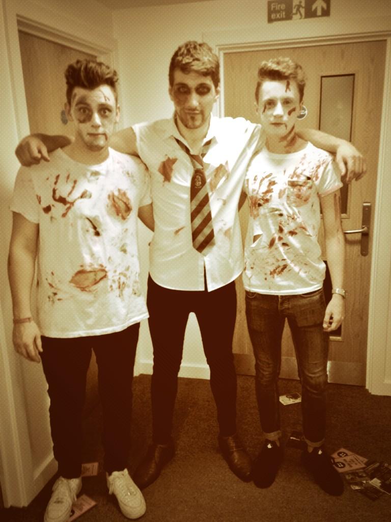 joegreen95's tweet photo. @jacksharkey10 @BMiller_x #Flat17 #Halloween http://t.co/JtljmsUV9W