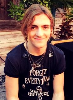 HAPPY BIRTHDAY ROCKY LYNCH <3 