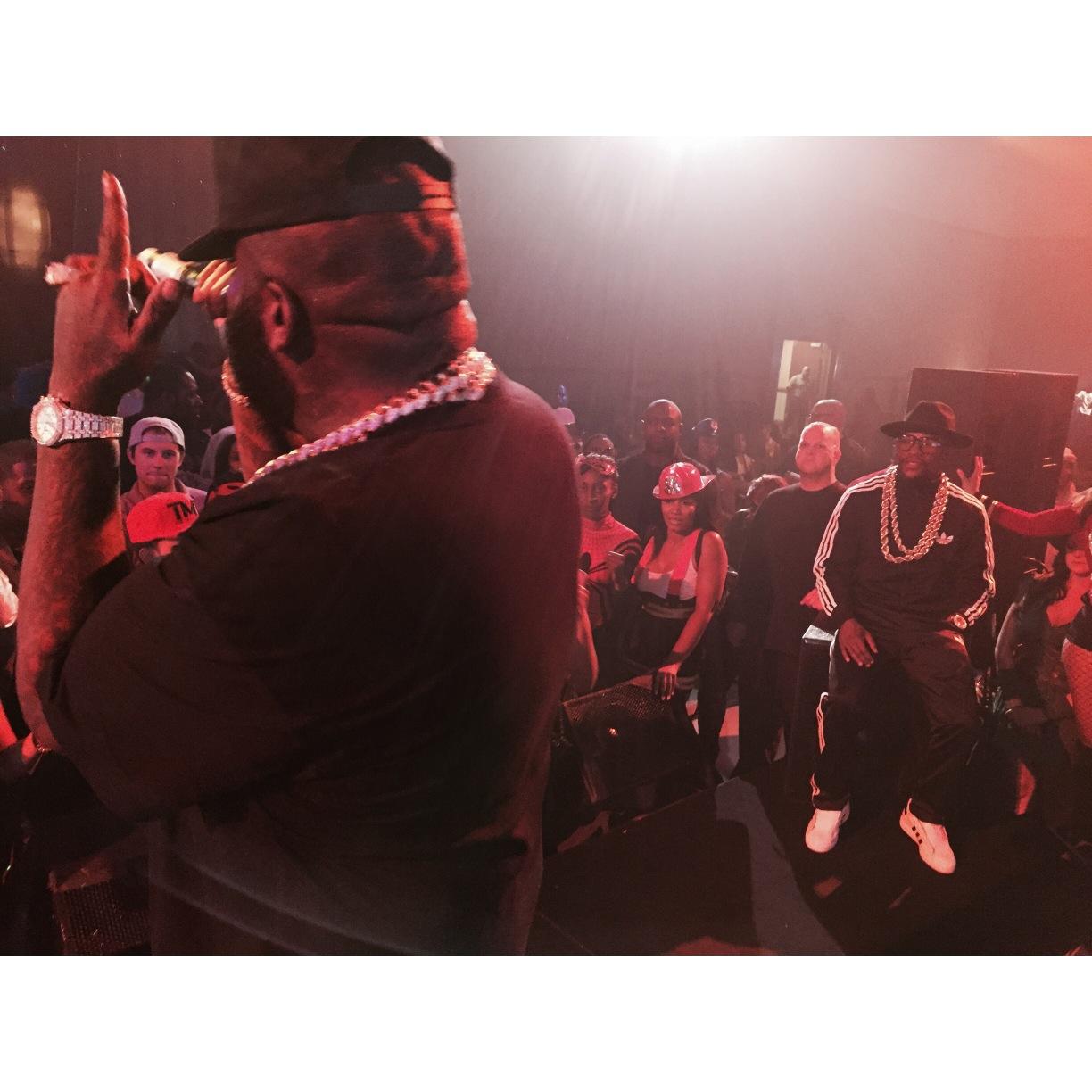 B1WO-DEIIAACgLy.jpg:large