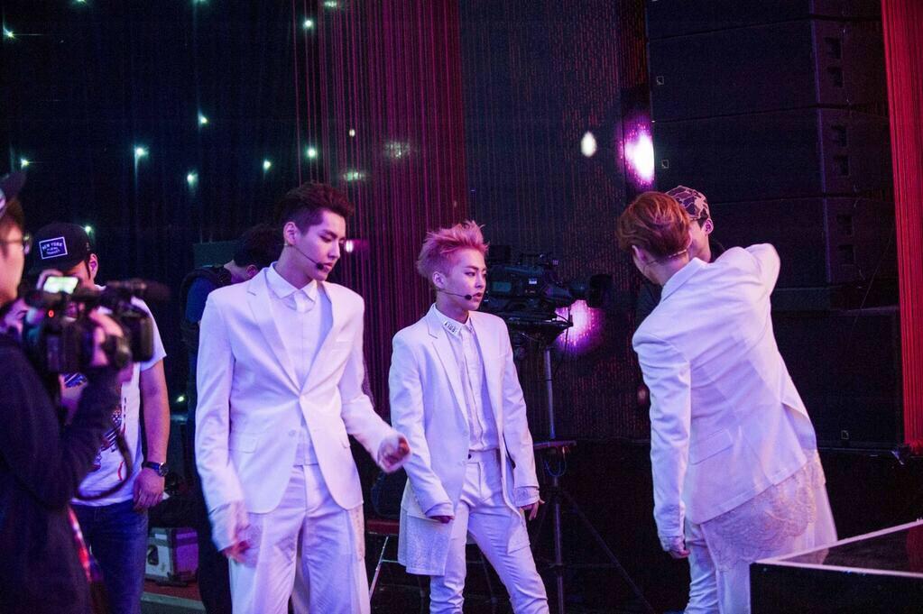 angel990088's tweet photo. my lovely...#90liners of EXO #xiumin http://t.co/7QUeknzxZo