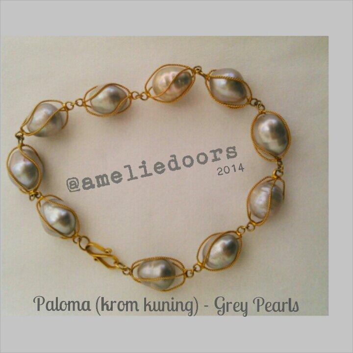 AmelieDoors's tweet photo. GELANG PALOMA PERAK (KROM KUNING,BUKAN EMAS) MUTIARA ABU BESAR.250k.WA 081347100051.Follow qt ya:) @e_CIPUTRA http://t.co/w4bQdMR9Xn