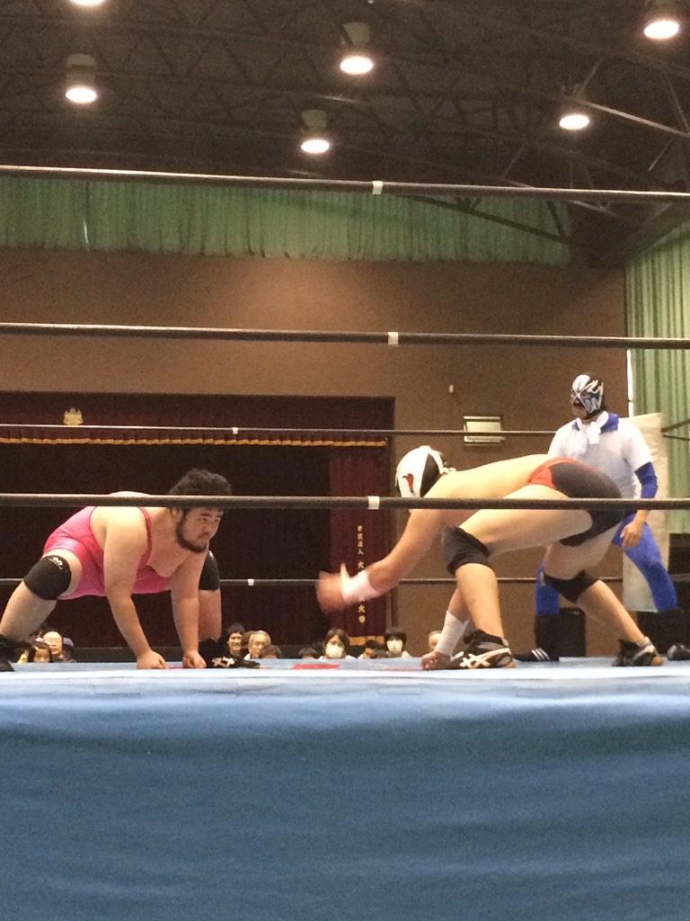 ট ইট র Sunny 本日のowf Oyakataと対戦した 即席太郎 と第1試合でライパチと対戦した ブルースーツ青マン 謎の海賊男 ビリーガスパー並に胡散臭くていいね ブルースーツ青マン ナカナカ巧者 正体がアノ男だとすると相当引き出しあるね Http T