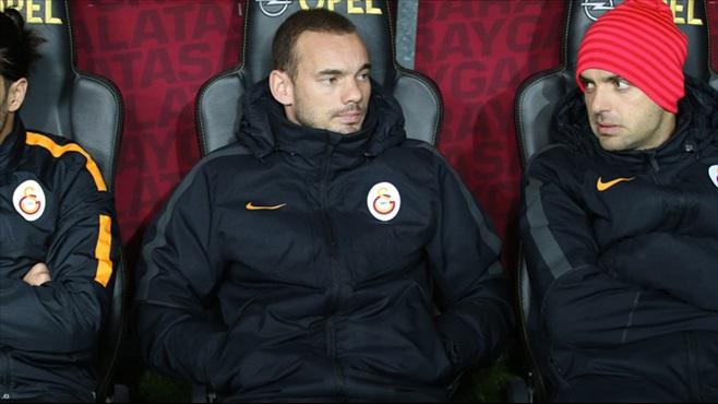 Sneijder: Kurtulmak istiyorlarsa söylesinler
dailykibris.com/haber/sneijder…